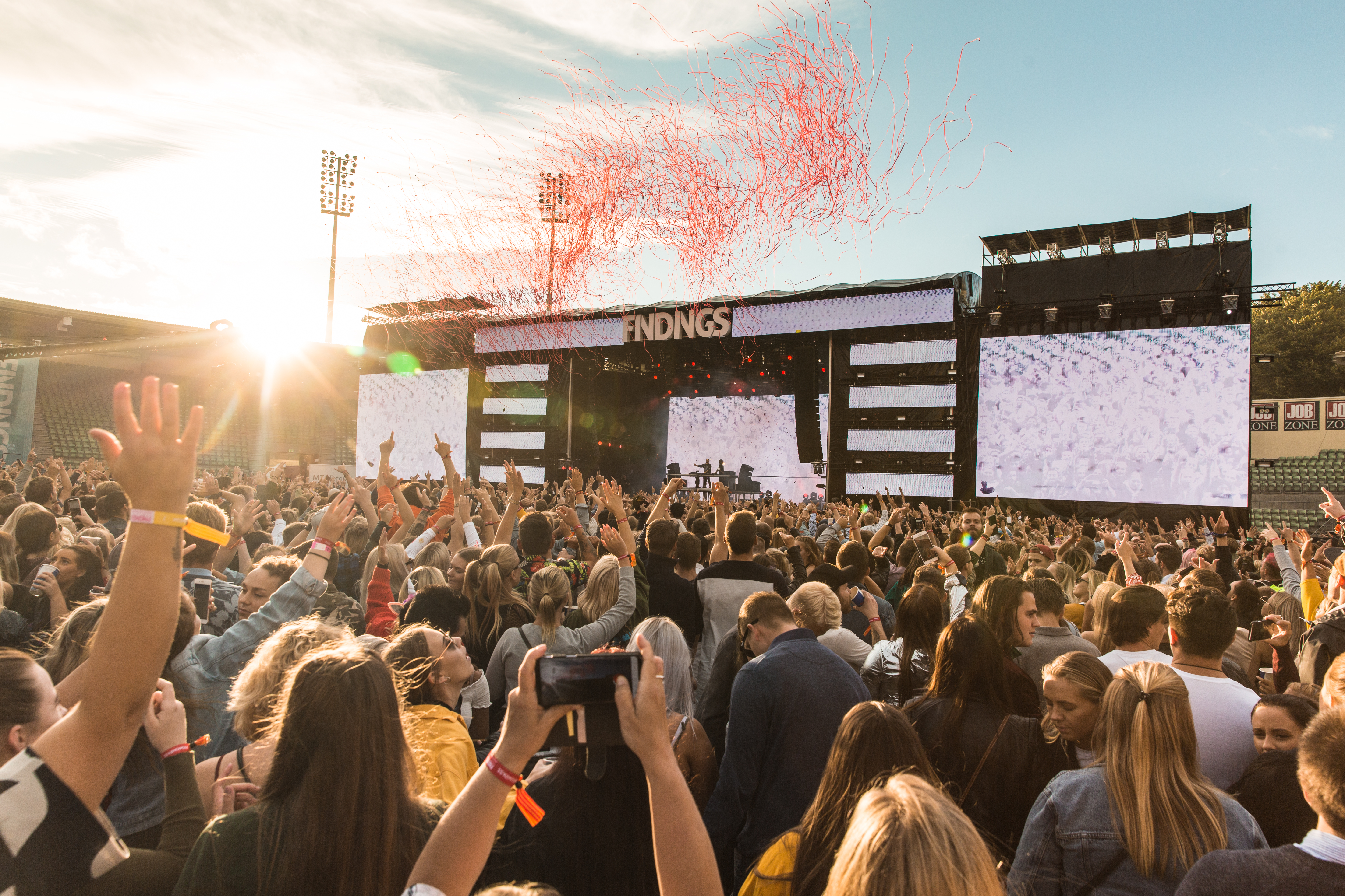Publikum og scene under Findings Festival 2018 på Bislett Stadion